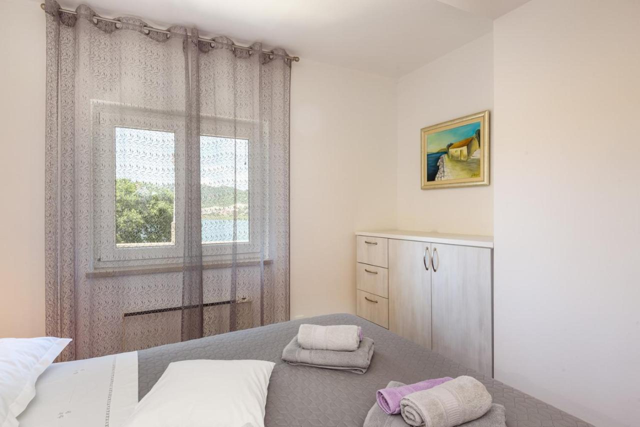 Apartment Jadranka With Sea View In Rogotin Exterior foto